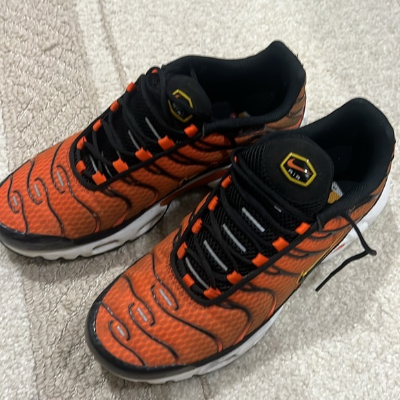 Nike tn  Orange Black Sneakers Air Max Plus - Picture 3 of 5